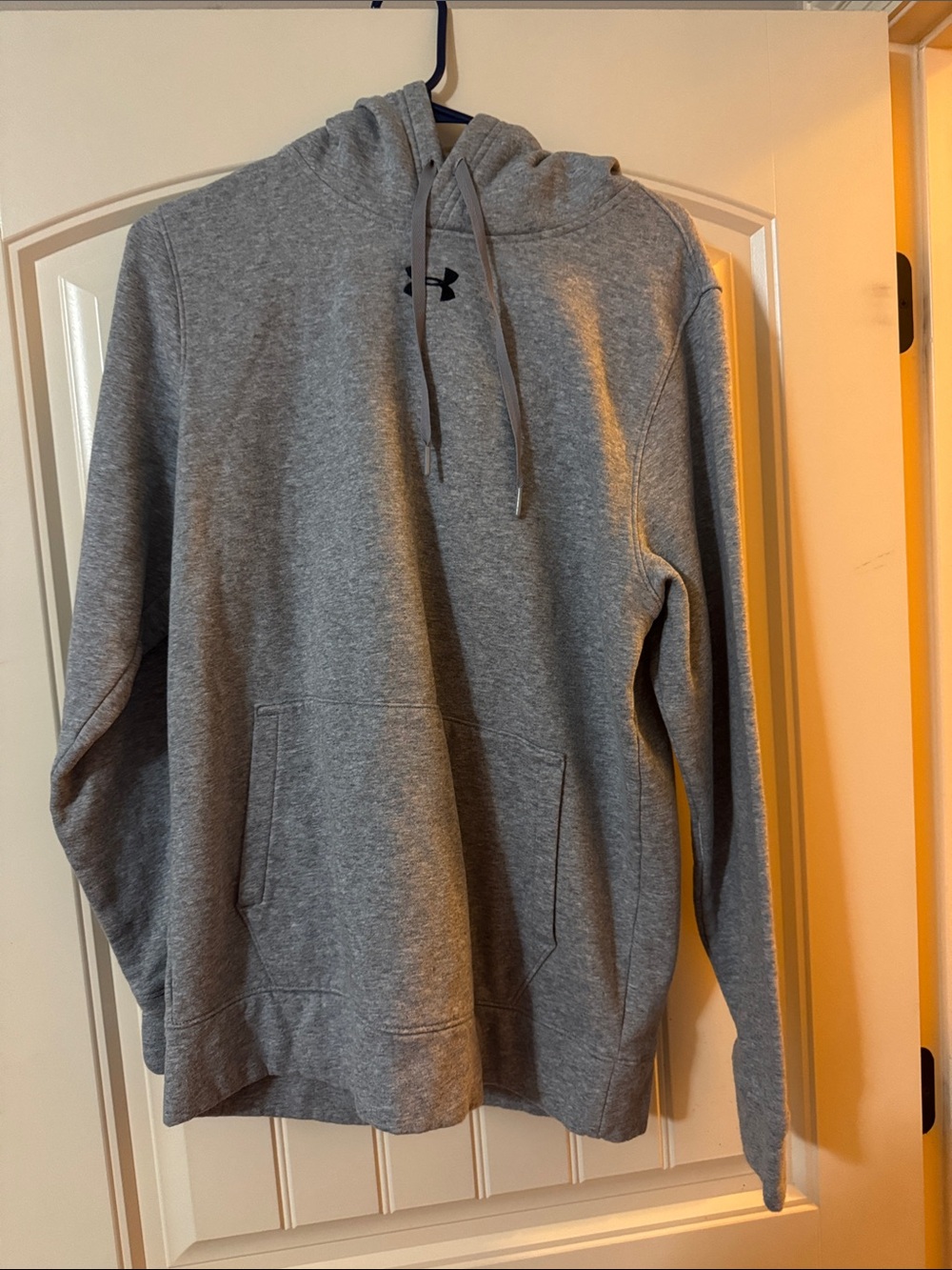 Under Armour Men’s Heather Gray Hoodie Pullover with Drawstrings